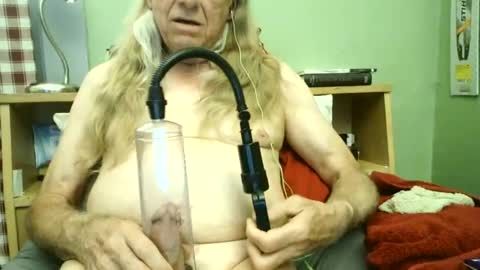 johnnieq1971 online show from June 23, 1:13 am