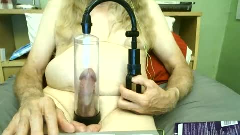 johnnieq1971 online show from July 2, 1:25 am