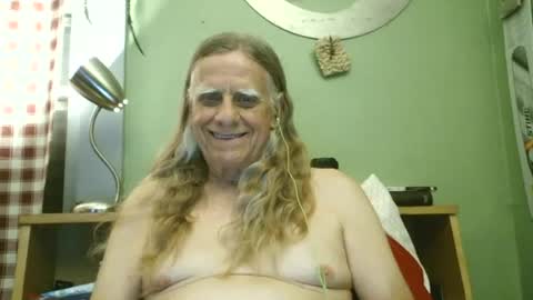johnnieq1971 online show from July 19, 2:03 am