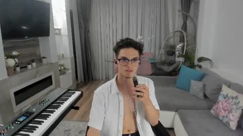Johnny k. online show from August 4, 6:48 pm