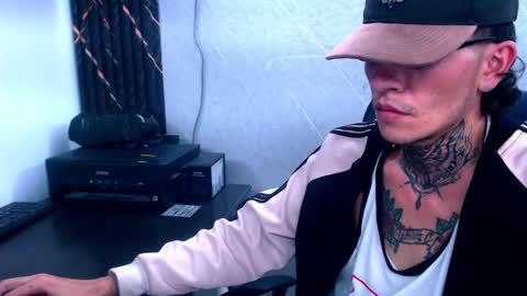 johnsonisaac94  online show from February 9, 8:32 am