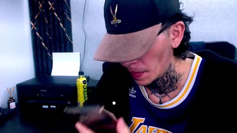 johnsonisaac94  online show from February 18, 7:32 am