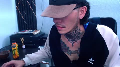 johnsonisaac94  online show from February 12, 8:27 am