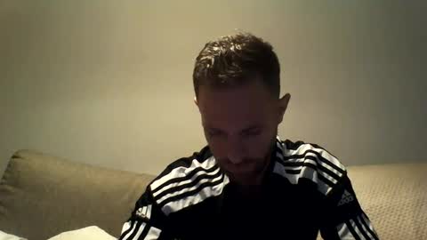 jojo19844 online show from October 1, 9:08 am