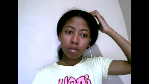 joliekah27 online show from May 26, 9:32 pm