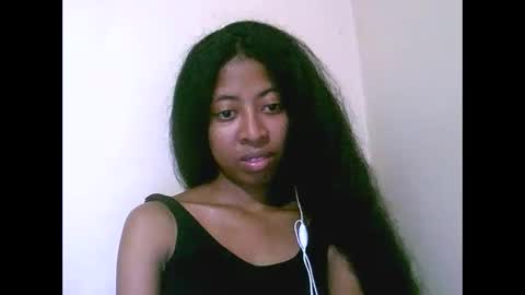 joliekah27 online show from May 2, 9:31 pm