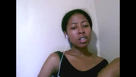 joliekah27 online show from May 3, 9:32 pm