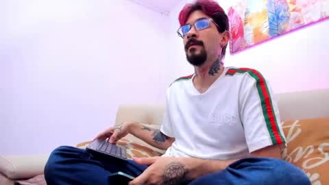 jonathan_sinn online show from May 29, 4:21 am
