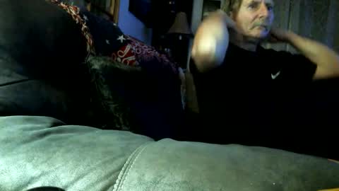 Jonelvis123456 online show from April 17, 12:29 pm