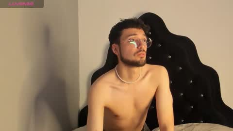 JonnyGreey online show from December 4, 7:57 pm