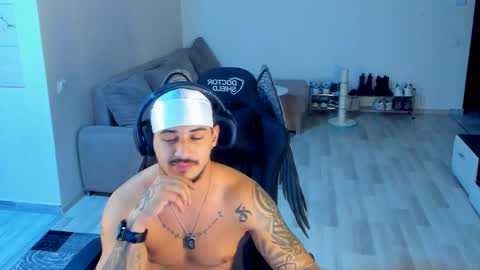 Snapshot of jonnyporn1 chatting on October 22, 7:48 pm jonnyporn1 online show from October 22, 7:48 pm