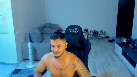 jonnyporn1 online show from November 4, 10:44 pm