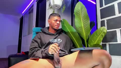 JordanParis online show from February 22, 8:40 am