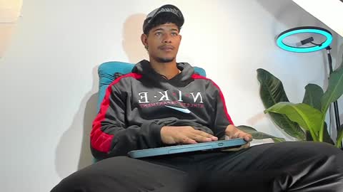 JordanParis online show from January 11, 12:33 am