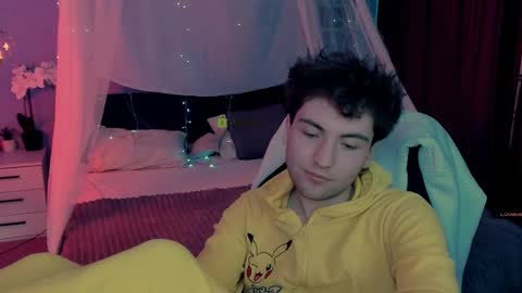 joseph_bear_ online show from March 29, 10:06 am