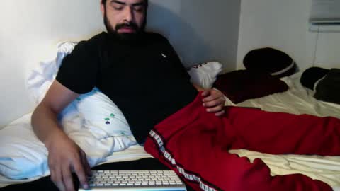 josephs1990 online show from December 23, 4:01 am