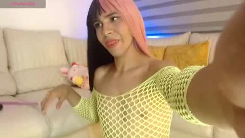 joshua_saenz_ online show from June 29, 7:57 pm