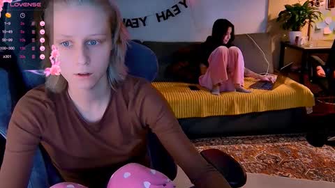 joy_keys online show from November 10, 6:21 pm