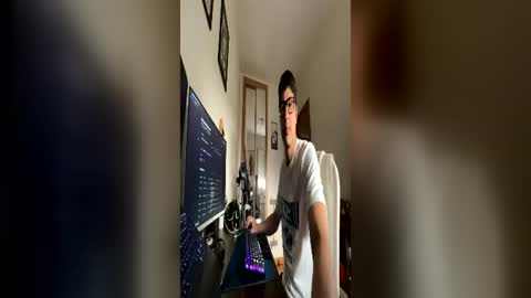 jrweedman77 online show from July 2, 7:57 am