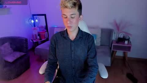 Juandii online show from February 4, 8:35 pm