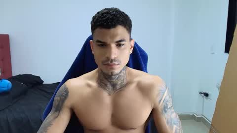 juan_gomez_1 online show from December 18, 9:04 am