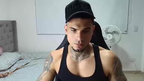 juan_gomez_1 online show from January 5, 11:19 pm