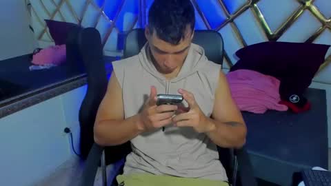 JUAN SMITH online show from January 19, 8:29 am