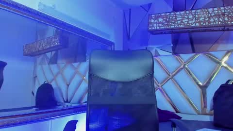 JUAN SMITH online show from February 3, 1:40 pm