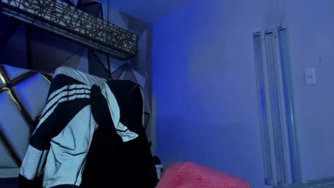 JUAN SMITH online show from January 4, 8:27 pm