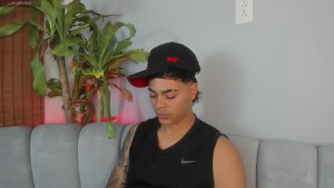 juan_lopez00 online show from February 26, 7:39 pm