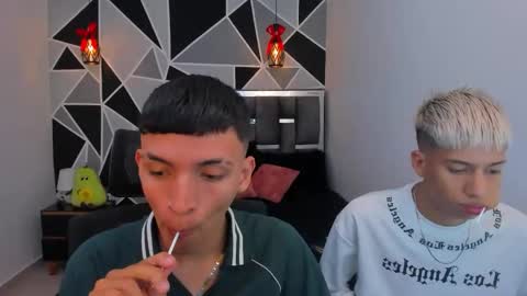 JuanSteven online show from April 11, 2:49 am