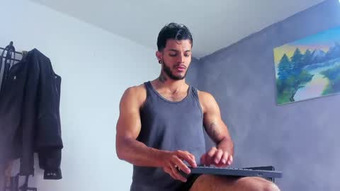 Juan Esteban online show from May 5, 1:12 am