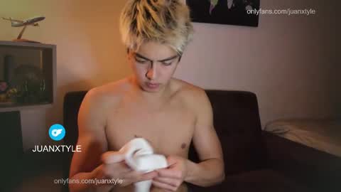 . online show from April 16, 10:01 pm