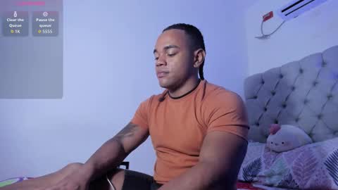 independent model online show from September 25, 5:03 am