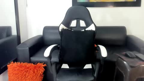 Juan Diego Uribe online show from March 8, 2:19 pm