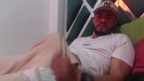 Snapshot of juanfe_style chatting on October 15, 4:30 pm juanfe_style online show from October 15, 4:30 pm