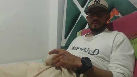 Snapshot of juanfe_style chatting on October 11, 3:00 am juanfe_style online show from October 11, 3:00 am