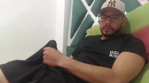 Snapshot of juanfe_style chatting on October 18, 2:32 pm juanfe_style online show from October 18, 2:32 pm