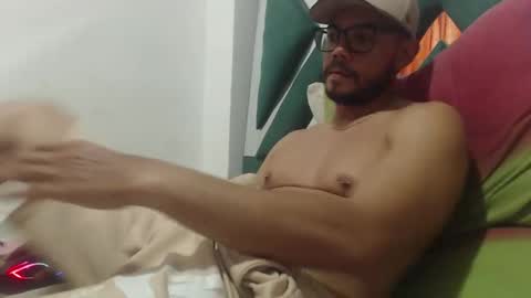 Snapshot of juanfe_style chatting on October 17, 4:27 am juanfe_style online show from October 17, 4:27 am