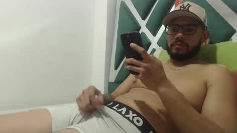 Snapshot of juanfe_style chatting on September 24, 4:08 am juanfe_style online show from September 24, 4:08 am