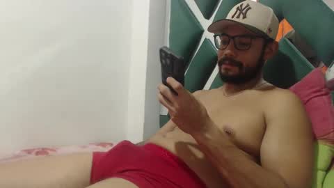 Snapshot of juanfe_style chatting on September 16, 2:24 am juanfe_style online show from September 16, 2:24 am