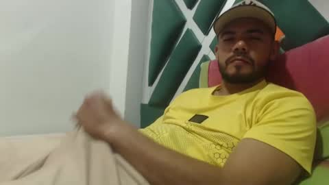 Snapshot of juanfe_style chatting on October 13, 5:53 am juanfe_style online show from October 13, 5:53 am