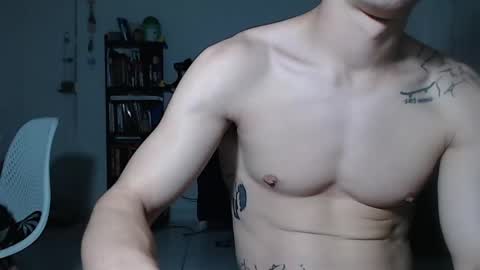 Snapshot of juanisimo_ chatting on February 12, 4:33 am JUANISIMO  online show from February 12, 4:33 am