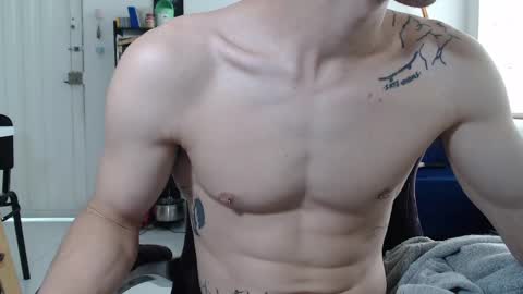 Snapshot of juanisimo_ chatting on March 6, 2:18 pm JUANISIMO  online show from March 6, 2:18 pm