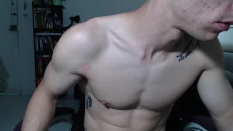 Snapshot of juanisimo_ chatting on March 1, 9:15 pm JUANISIMO  online show from March 1, 9:15 pm