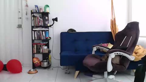 Snapshot of juanisimo_ chatting on February 11, 1:51 pm JUANISIMO  online show from February 11, 1:51 pm