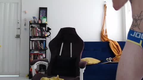 Snapshot of juanisimo_ chatting on February 16, 7:38 pm JUANISIMO  online show from February 16, 7:38 pm