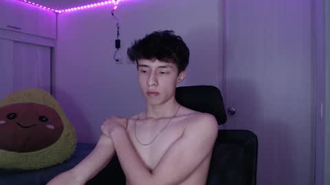 juanmres online show from April 12, 2:15 am