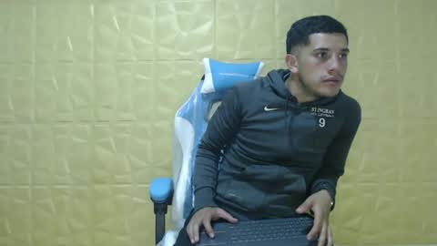 Snapshot of juanperez1999777 chatting on September 17, 10:24 pm juanperez1999777 online show from September 17, 10:24 pm