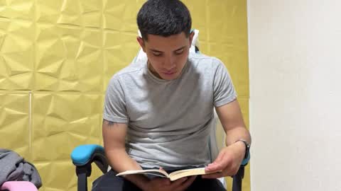 Snapshot of juanperez1999777 chatting on October 17, 6:34 pm juanperez1999777 online show from October 17, 6:34 pm